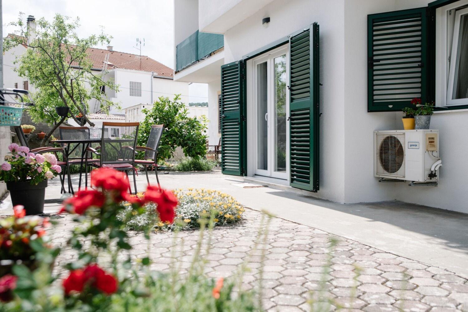 Apartments Petri - Close To The Sea Тисно Экстерьер фото